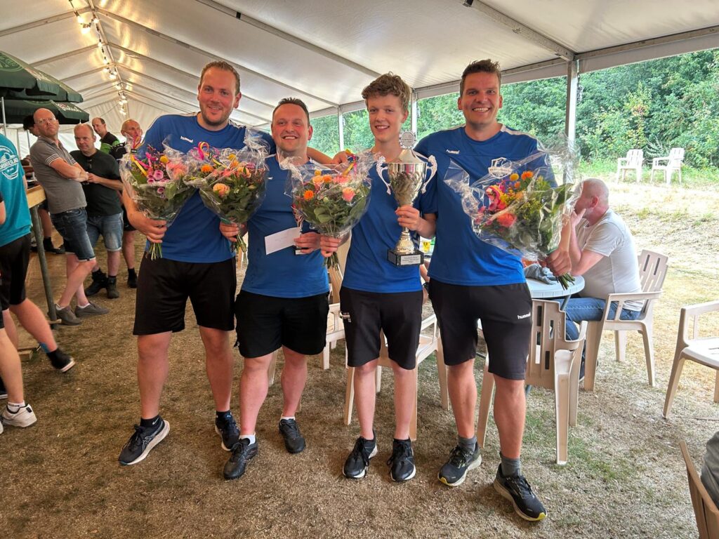 KV Nooit Gedacht winnaar van de 38ste Kloatschéétersmarathon